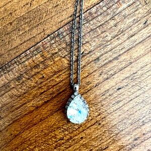 SORRELLI clear crystal pendant on 16” silver chain with 4” extender. Gorgeous